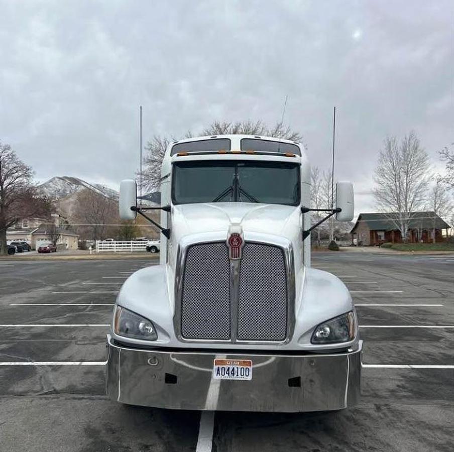 Used 2013 KENWORTH T660