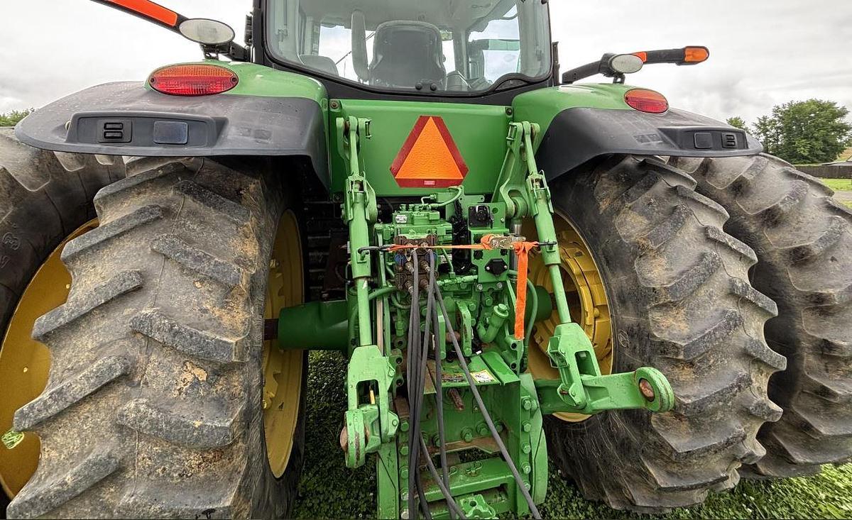 Used 2011 John Deere 7200R