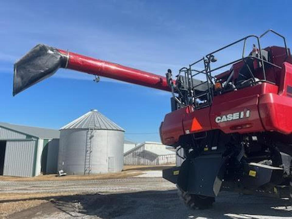 Used 2013 CASE IH 7230 Combine