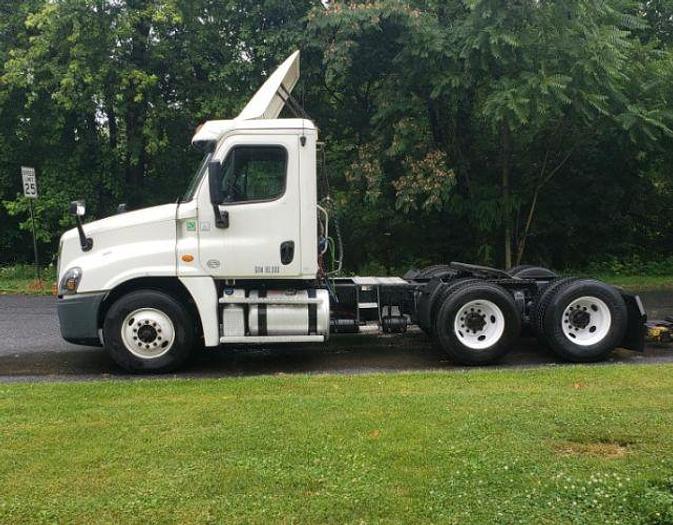 Used 2016 Freightliner Cascadia 125