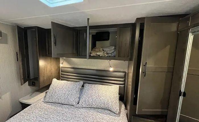 Used 2022 Coachmen Leprechaun 319MB