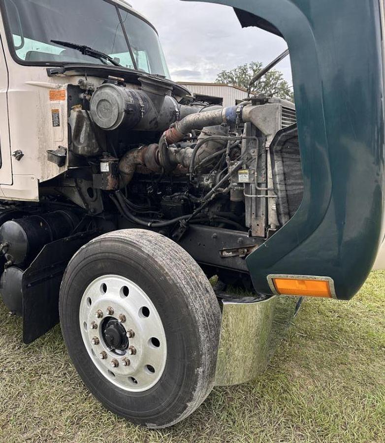 Used 1999 Mack CH613