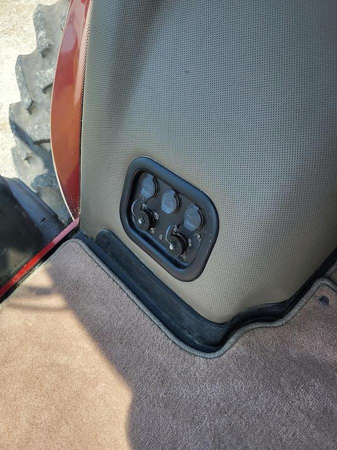 Used 2013 CASE IH MAGNUM 235 Tractor