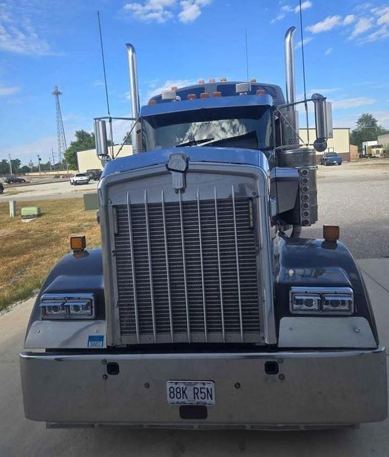 Used 1999 KENWORTH W900L Conventional Sleeper Semi