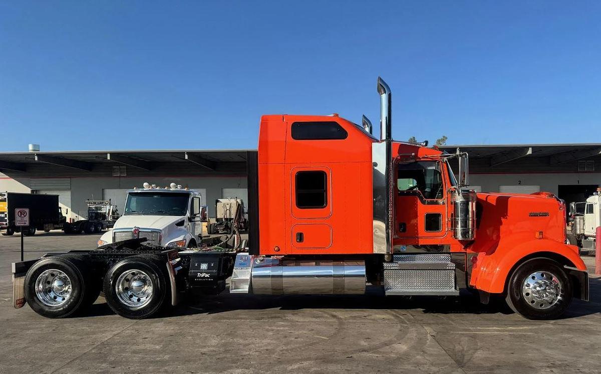 Used 2023 Kenworth W900L Sleeper Semi Truck