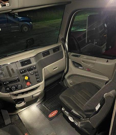 Used 2019 Peterbilt 579