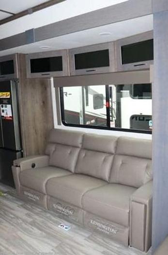 Used 2022 Alliance RV Valor 40V13