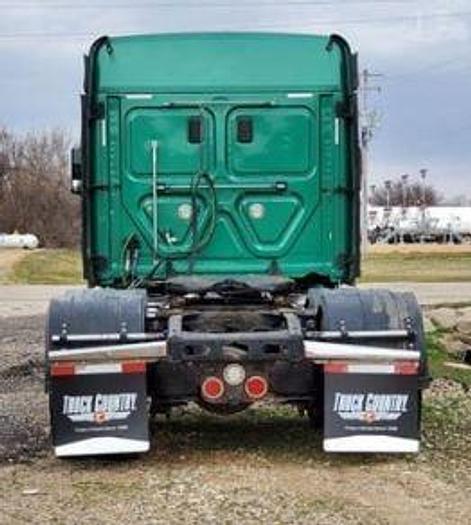 Used 2017 Freightliner Cascadia 113