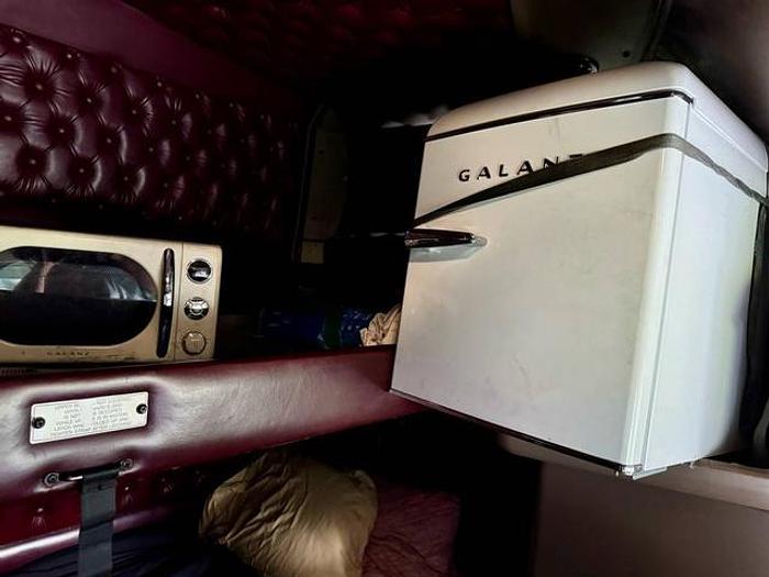 Used 2004 Kenworth W900L