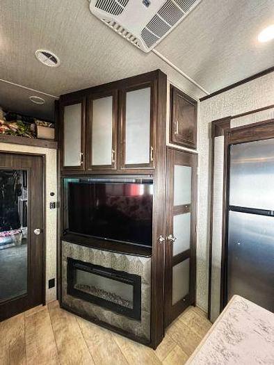 Used 2019 Grand Design Momentum 381M