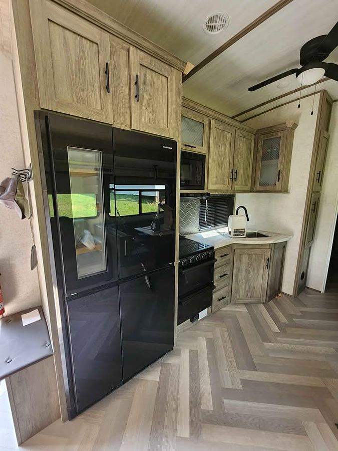 Used 2021 Forest River Wildwood Heritage Glen 356QB Fifth Wheel