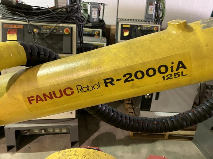 Used FANUC R2000iA/125L 6 AXIS CNC ROBOTS WITH RJ3iB CONTROLLERS