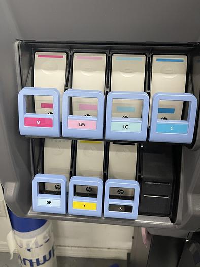 Used 2016 Hewlett-Packard Latex 560