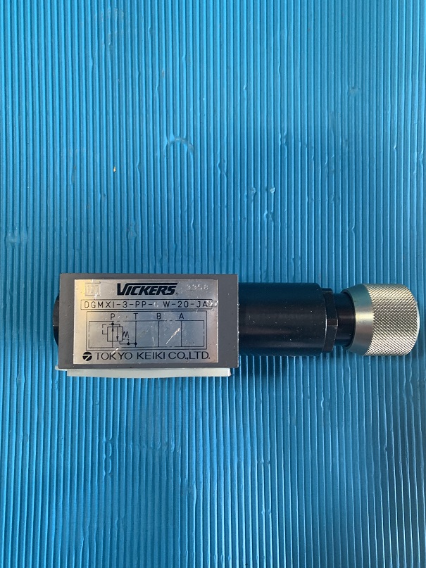 Used Vickers Pressure Reducing Valve DGMXI-3-PP-CW-20-JA