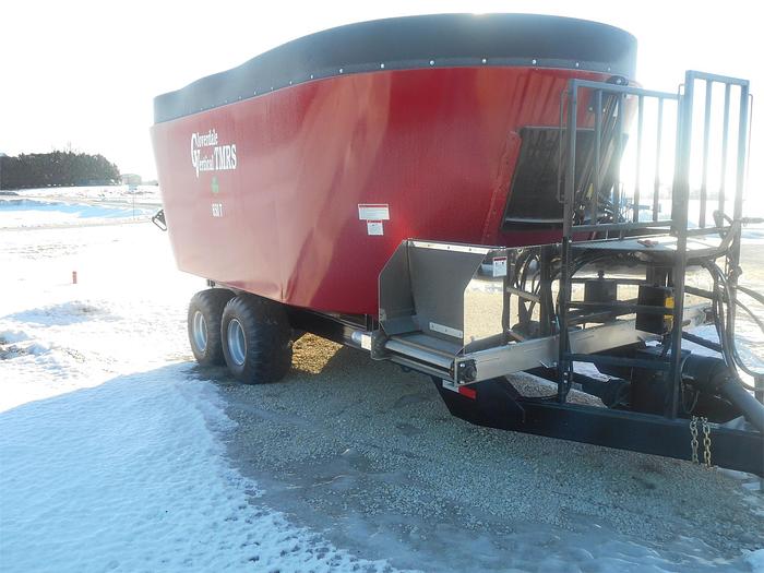 New CLOVERDALE 650T Vertical TMR Mixer for Sale at BRYNSAAS SALES