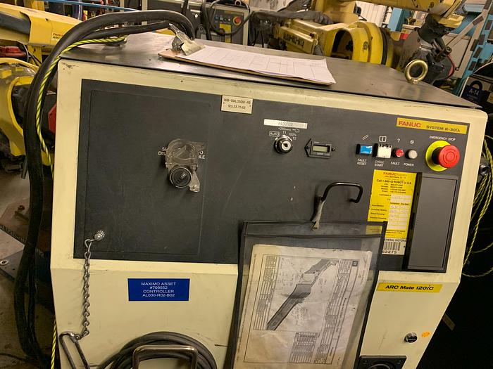 Used FANUC ARCMATE 120iC/10L 6 AXIS CNC MIG WELDING ROBOT WITH R30iA CONTROLLER