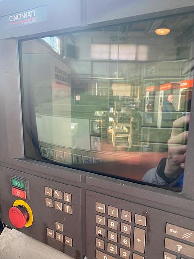 Used 1998 Cincinnati Milacron Arrow 500 Vertical Machining Center