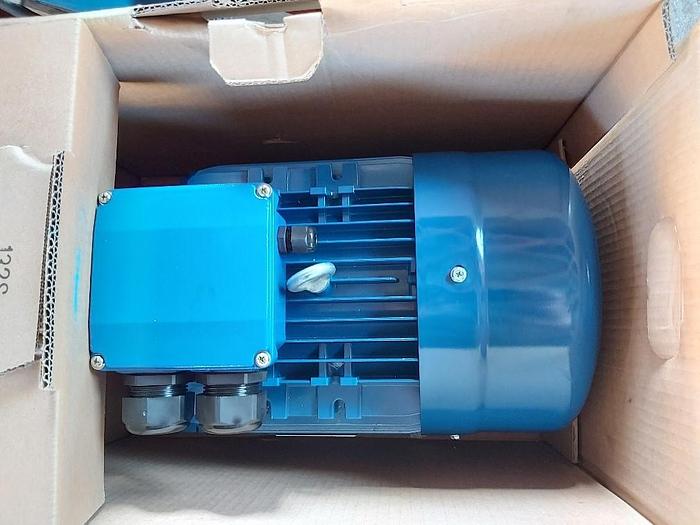 Energiespar Elektromotor mit Fuss, JSAA 132S1-2-IE3, 5,5 KW, 2920 rpm, Pfeiffer, neu -40%