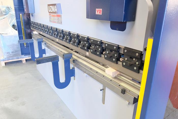 UZMA B Series synchro CNC press brakes b model 3 Axis CNC control