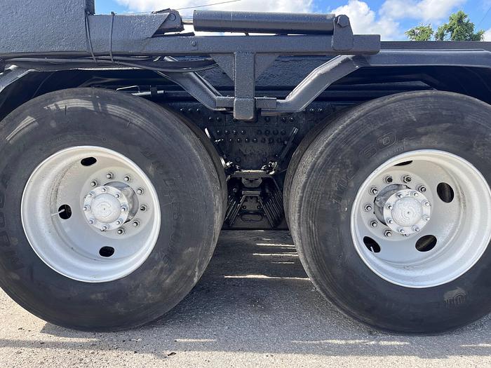 Used 2007 MACK CV713 Granite Roll-Off Truck