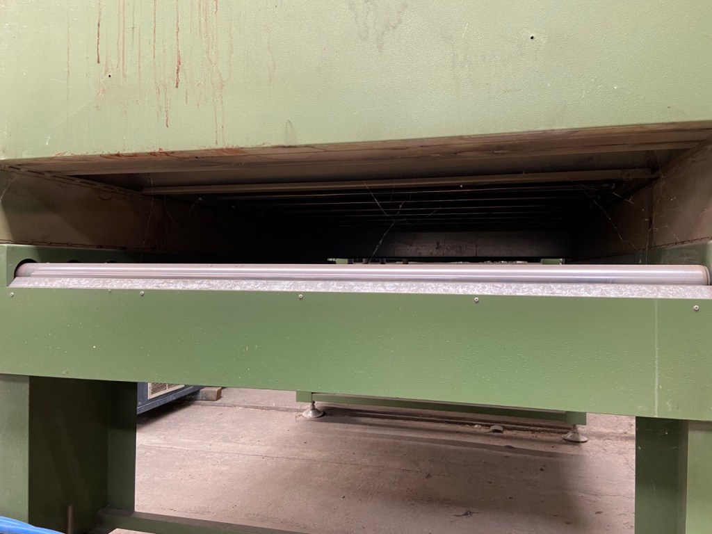 Used Forno a raggi ultravioletti a 6 lampade marca Giardina