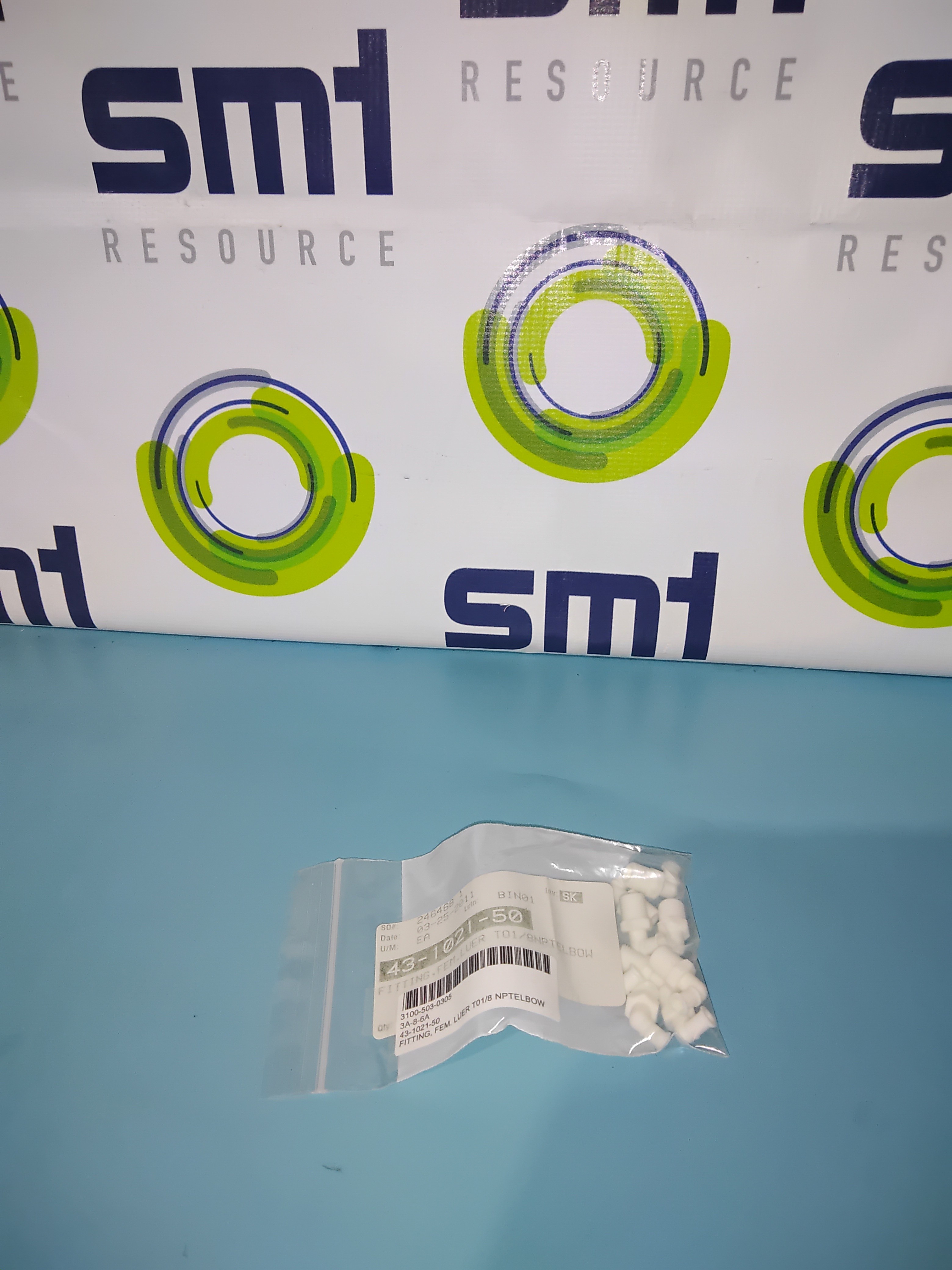 Fitting FEM LUER T01/8 NPTELBOW for Asymtek, X-1010 & X-1020 Dispenser