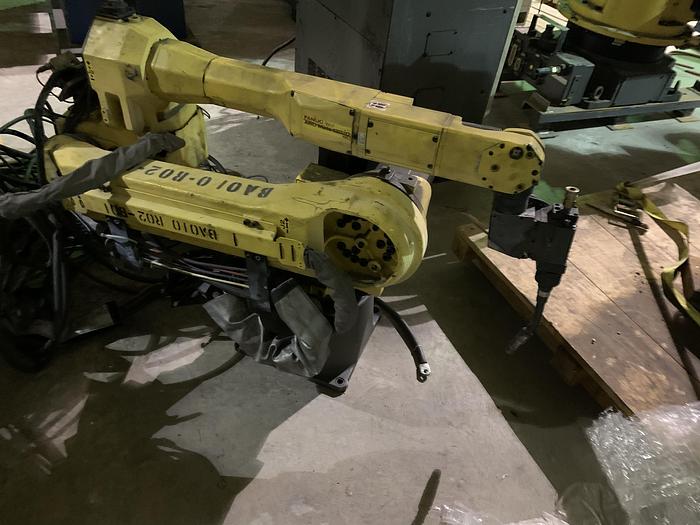 Used FANUC ARCMATE 120iC/10L 6 AXIS CNC MIG WELDING ROBOT WITH R30iA CONTROLLER