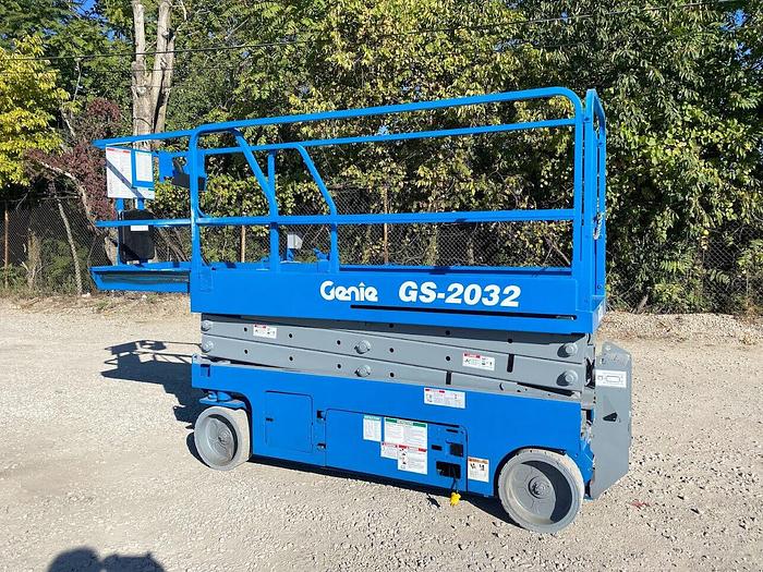 Used 2012 GENIE GS-2032