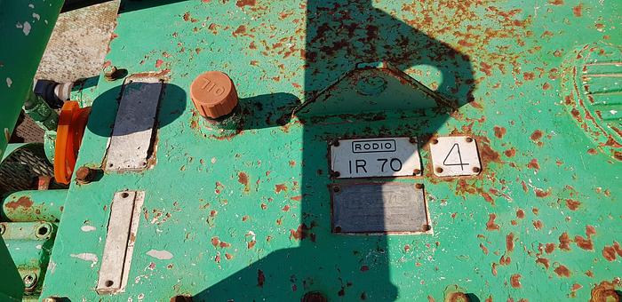 Usato MotoPompa per calcestruzzo su piattaforma, con serbatoio mescita
