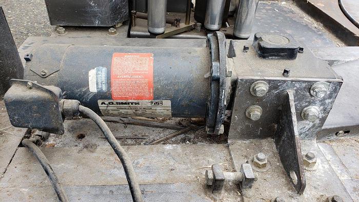 Used Cousins LP2100 Pallet Wrapper