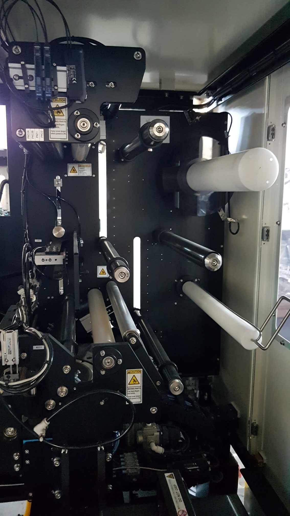 Used LINTEC RAD-2500F / 12RM Wafer Mounter