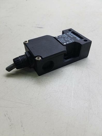 Used SCHMEASAL SAFTY SWITCH MODLE# AZ16 ZVRK