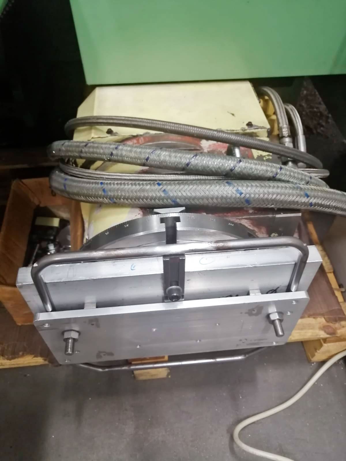 Used Matsuura MC-1000VG - Vertical Machining Centre - 1999