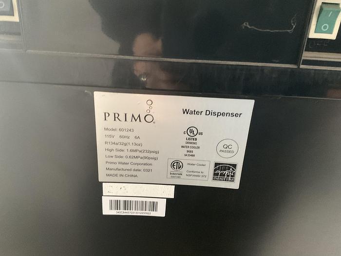 Used PRIMO HOT AND COLD WATER DISPENSER WITH A PET STATION,  601243. !
