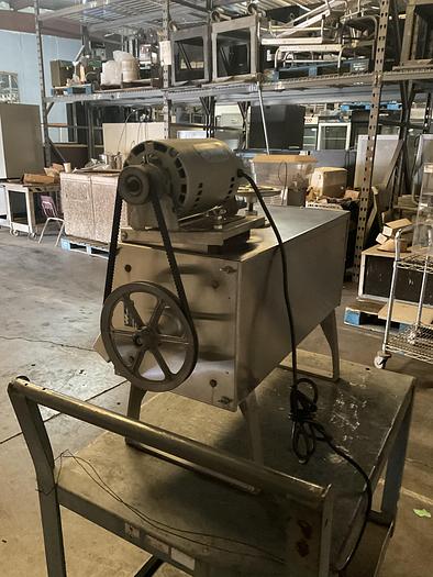 Used SNOWIZARD SNOBALL MACHINE