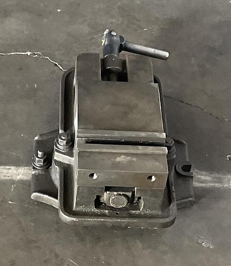 Used ANGLOCK 6' MILLING MACHINE VISE WITH HANDLE
