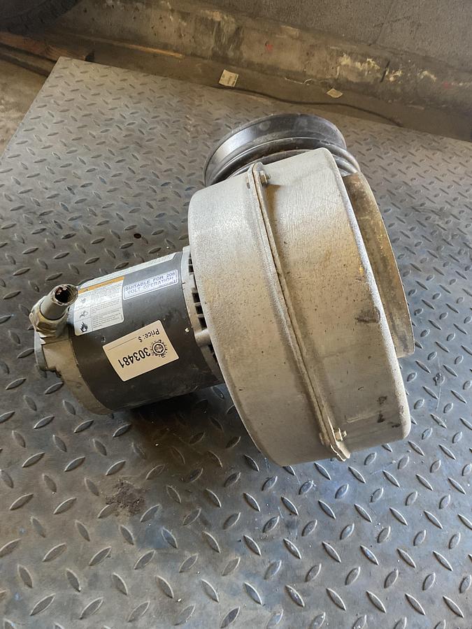 Used AMERICAN FAN CO. SC-800 INDUSTRIAL CENTRIFUGAL BLOWER WITH DAYTON MOTOR – 1/2 HP, 208–220/440V, 3-PHASE