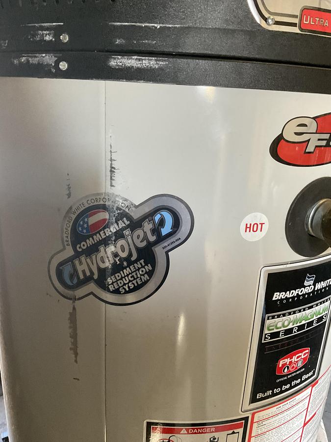 Used BRADFORD WHITE ECO MAGNUM EF SERIES 60 GALLON NATURAL GAS WATER HEATER – 125,000 BTU/HR, ULTRA HIGH EFFICIENCY