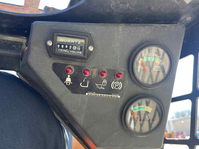 Used Loader-Skid 700Lb Rops