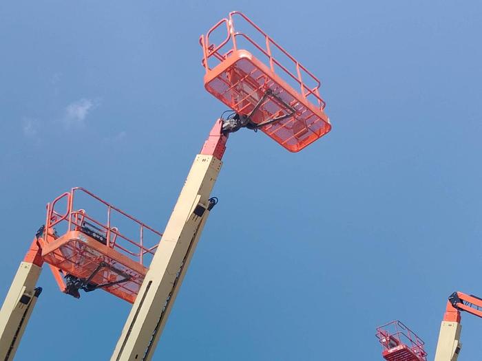 Used Boom Lift-80' Telescopic 4Wd Engine*