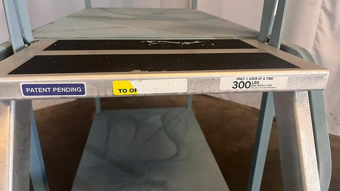 Used CANNON EASY STOCK, STOCKING CART LADDER STEP !