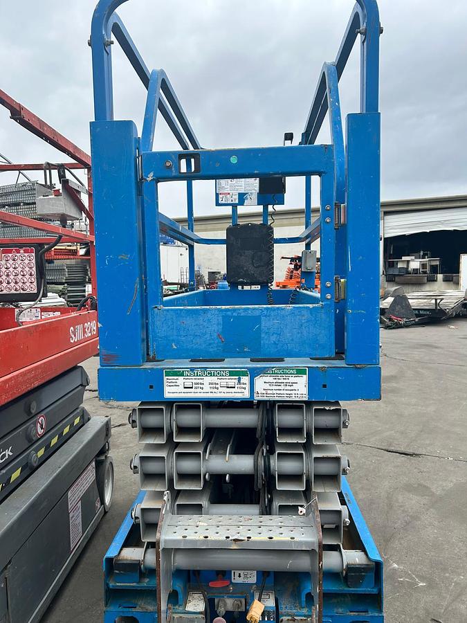 Used GENIE GS- 1930 SCISSOR LIFT