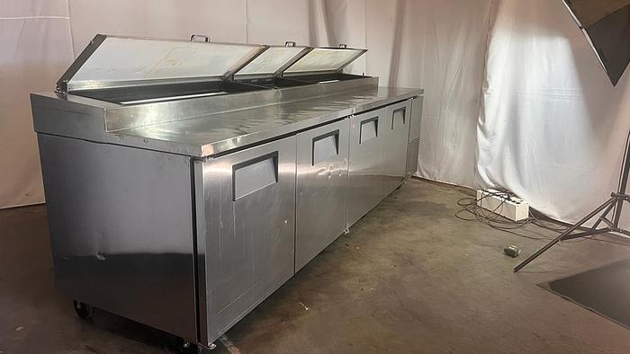 Used 10FT SANDWICH/ PIZZA REFRIGERATED PREP WORKTABLE  ./