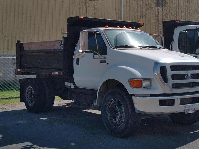 Used Truck-Dump 5 Yard*