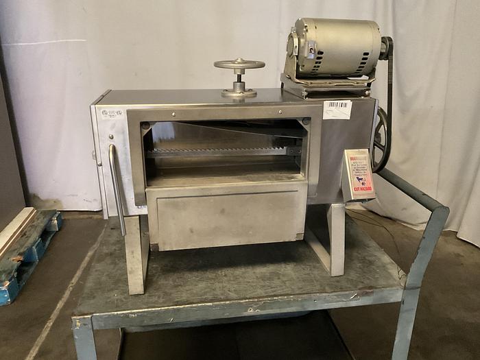 Used SNOWIZARD SNOBALL MACHINE