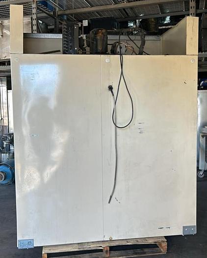 Used INDOOR GLASS DOOR BAGGED ICE MERCHINDISER ./