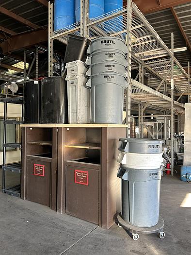 Used RUBBERMAID BRUTE 32Q