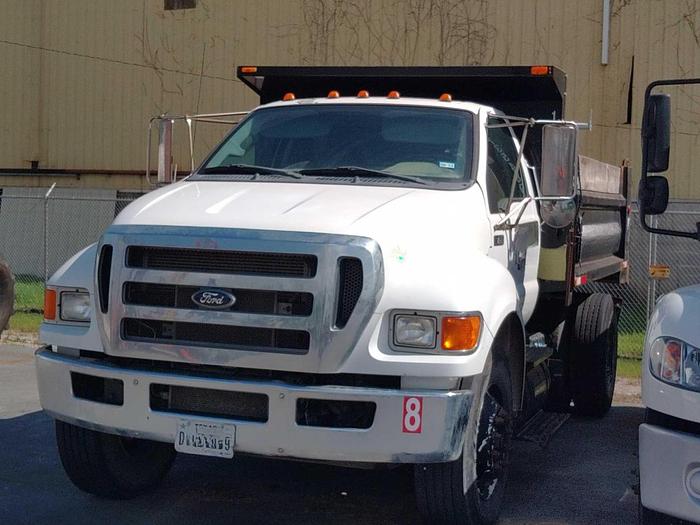 Used Truck-Dump 5 Yard*