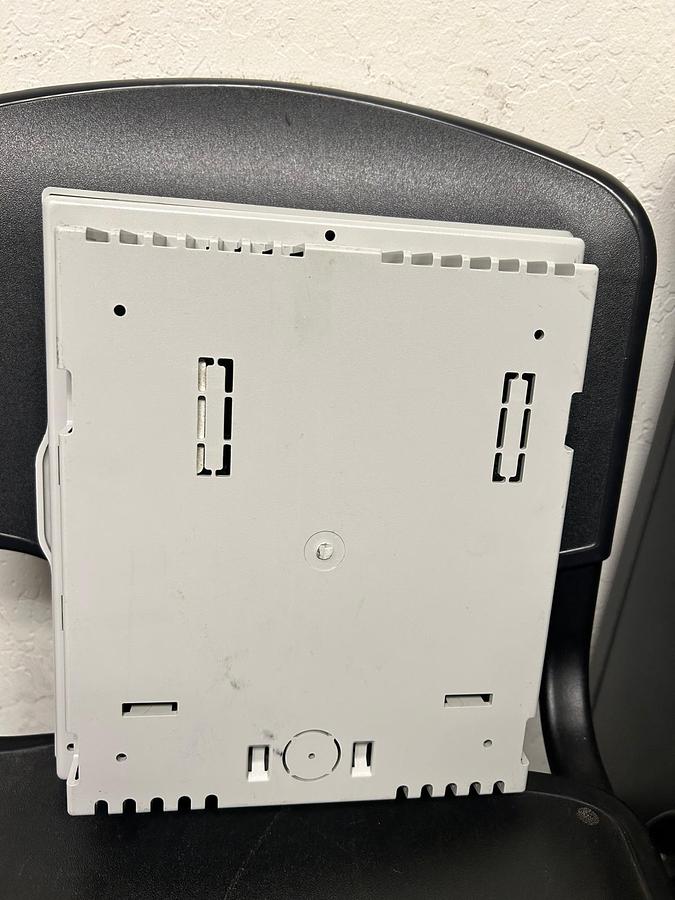 Used EMERSON E2 FACILITY AND SYSTEM CONTROLLER