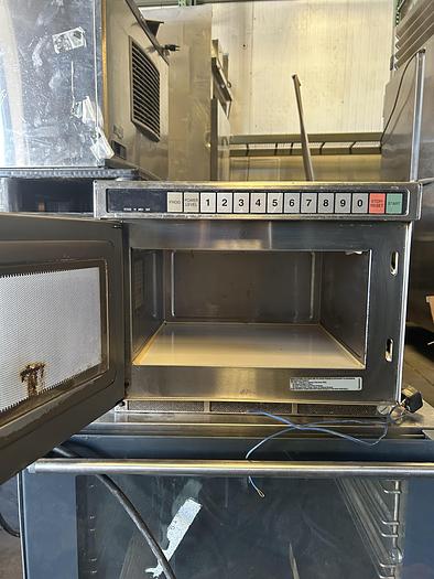 Used COMMERCIAL MICROWAVE OVEN !